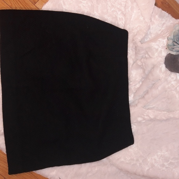 💙Banana Republic black skirt - Picture 3 of 6